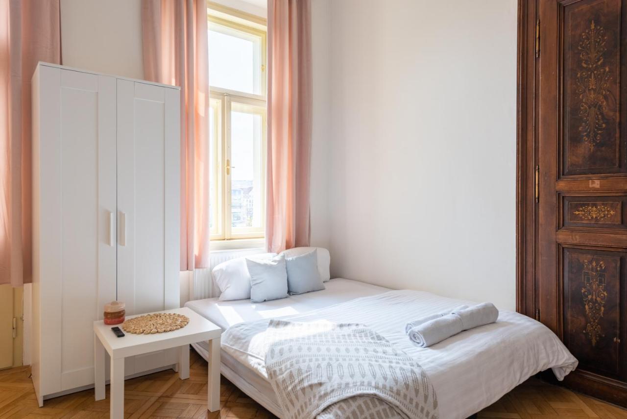 Residence Tesnov Apartment Prague Luaran gambar